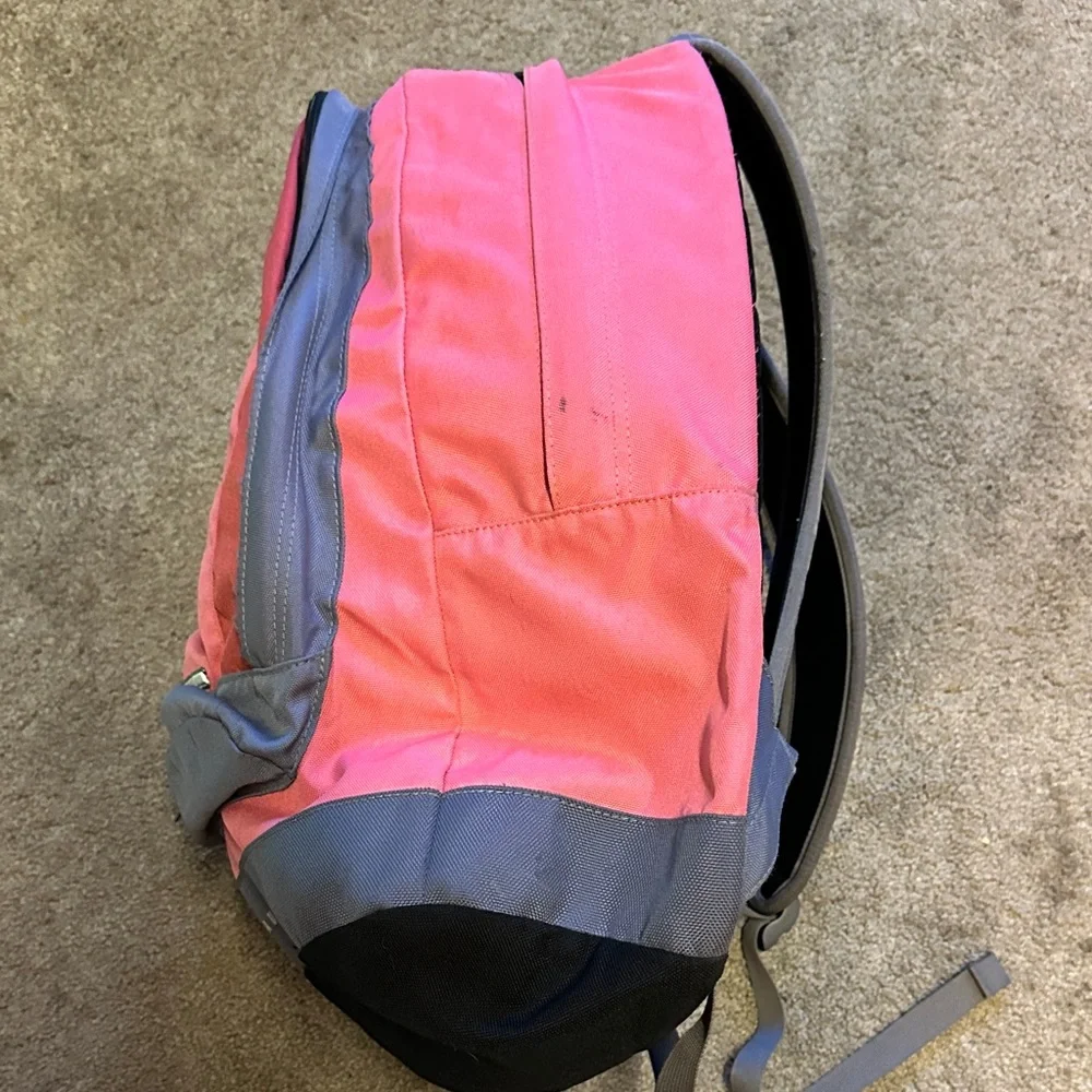 The North Face Unisex Vault Backpack School Travel Pink Gray One Size Bag